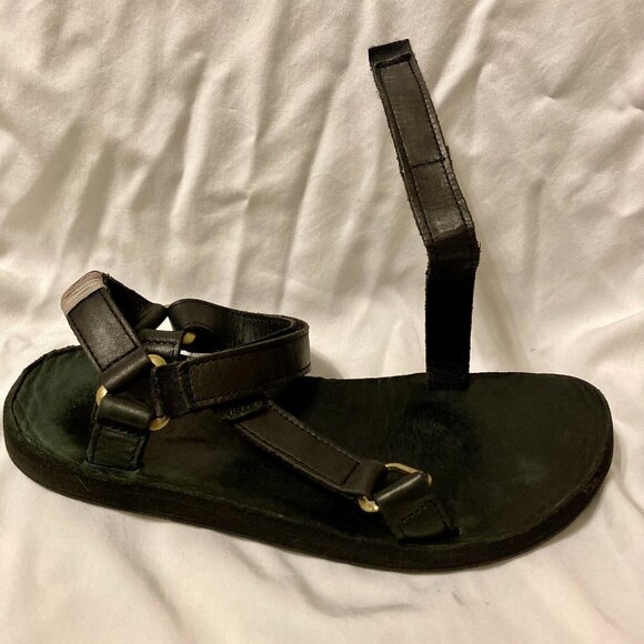 Great Condition Women's SZ 10 Leather TEVA Original Universal Slim Sandal, Black - Picture 4 of 9